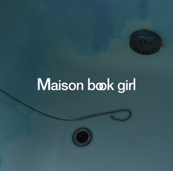 img-maison-book-girl-bath-room-4