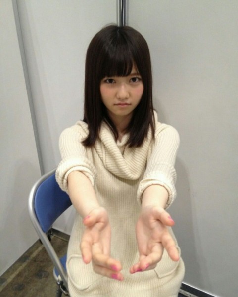 img_Haruka_Shimazaki_handshake