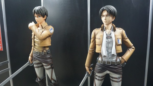 Elen and Levi life-sized figure created by Seven Eleven.