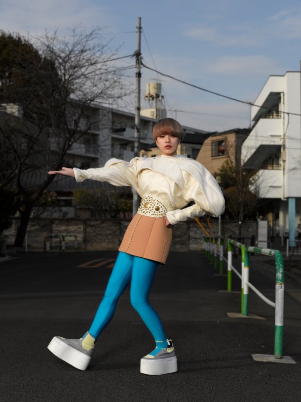 Harajuku Fashion Icon Una Released Short MV for “JUICY JUICY”