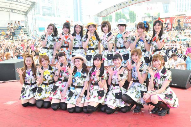 Check Out AKB48’s Live Performance for “Koi Suru Fortune Cookie” in Odaiba