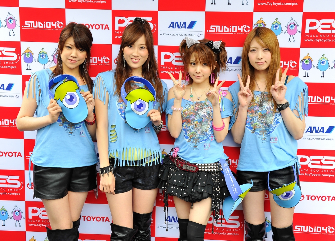 LoVendoЯ held the FIRST LIVE abroad at J-POP SUMMIT FES in San Francisco!!