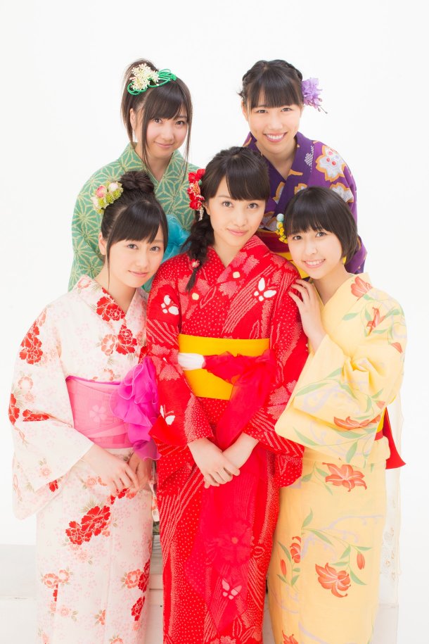 MomoiroCloverZ in cute yukata fashion on the cover of the magazine “B.L.T”!