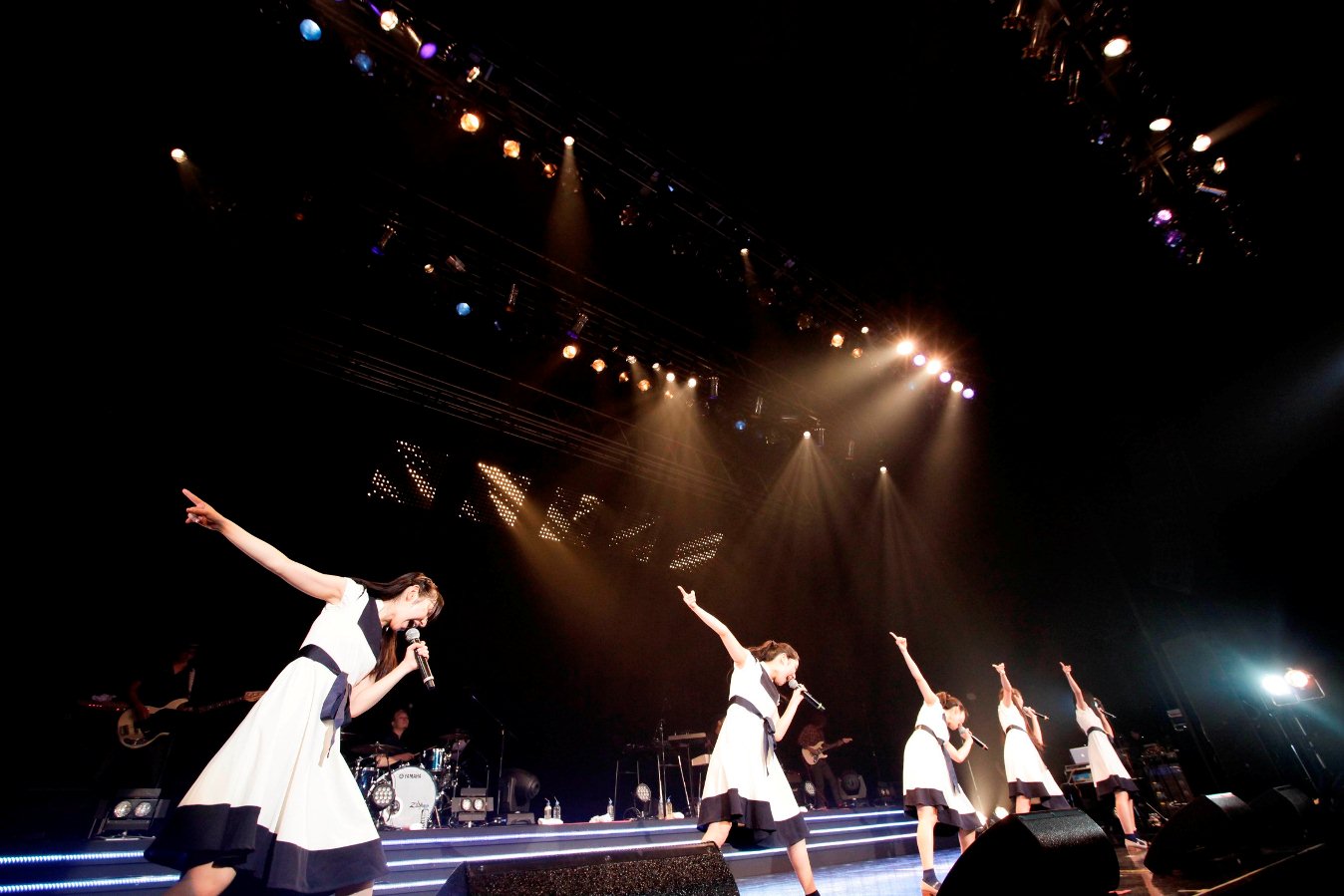 Dorothy Little Happy Go Over The Rainbow at Zepp Diver City