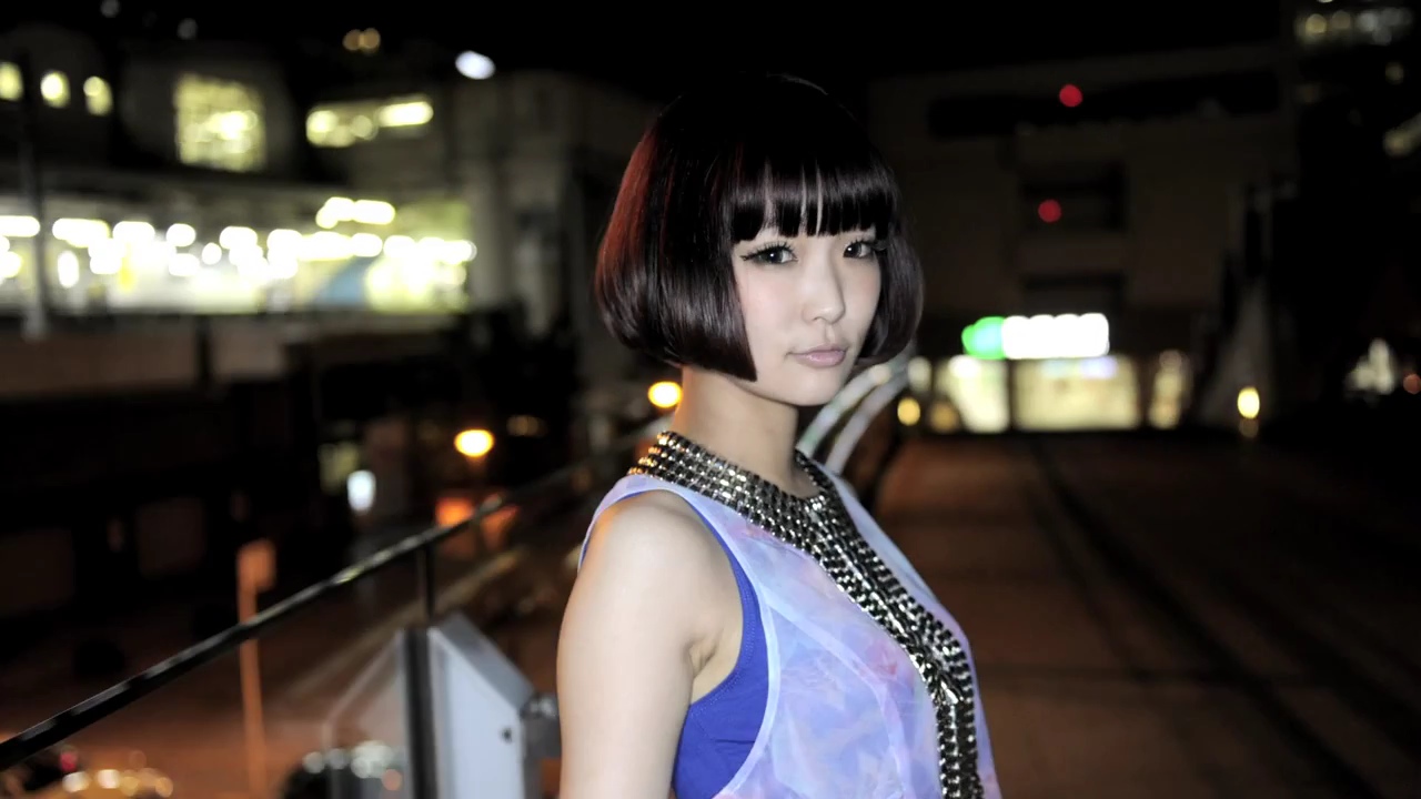 Yun*chi Reveals Stop-motion MV Filmed in Dazzling Nighttime Akihabara!