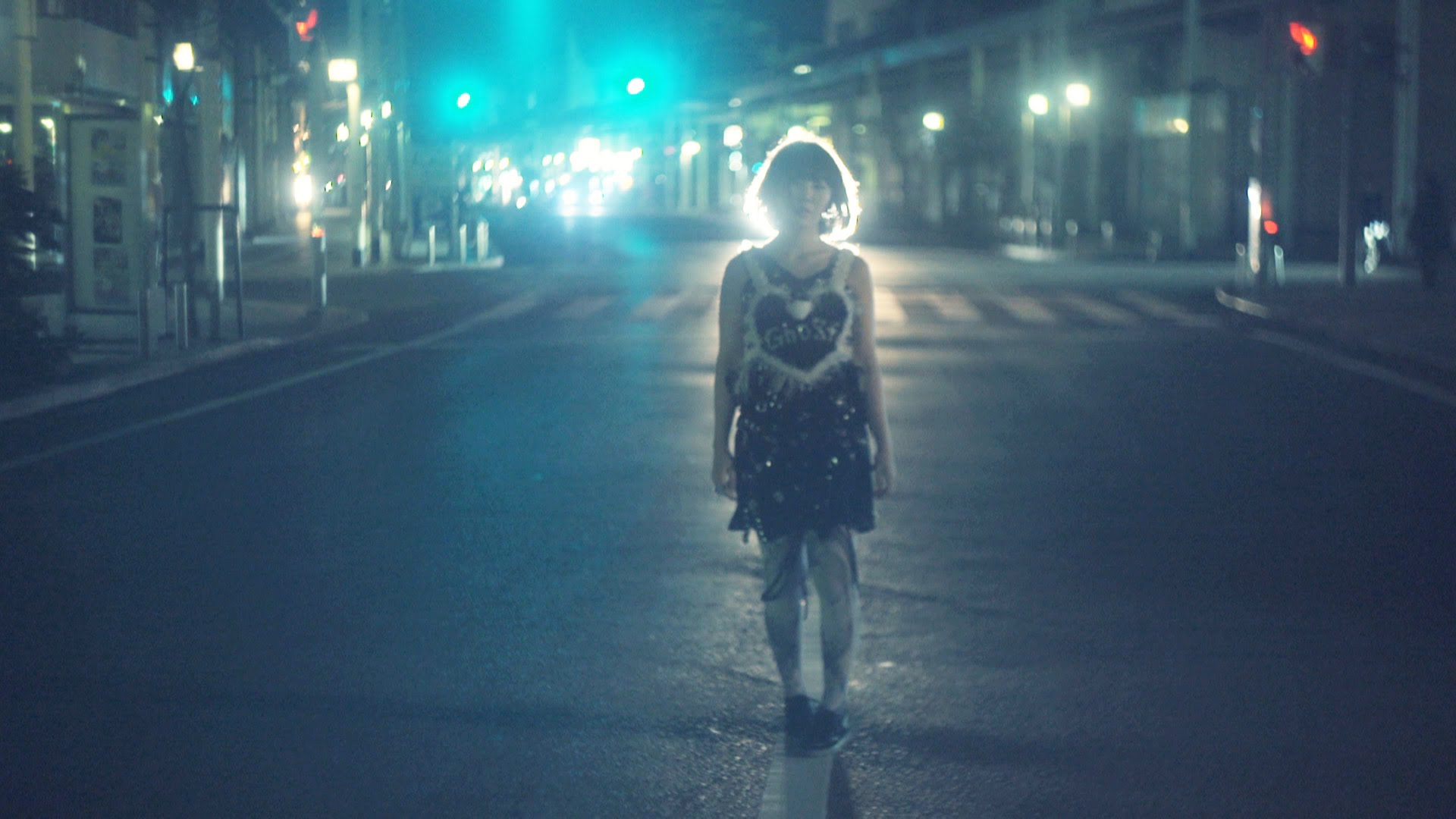 Holds a Parade in Her Bathroom!?  Seiko Oomori Reveals Nostalgic MV for “Nostalgic J-pop”