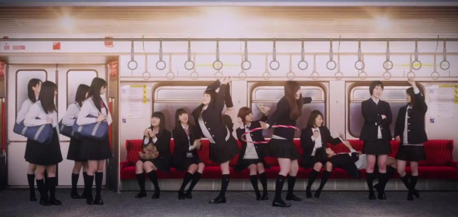 Symbolism, Fan Service and CG in Another Version of the MV for Morning Musume. ’15’s “Seishun Kozo ga Naiteiru”