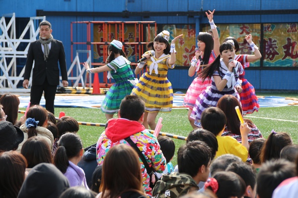 Advance to the Future! How Momoiro Clover Z and Other Idol Groups Bring Smiles to Tohoku