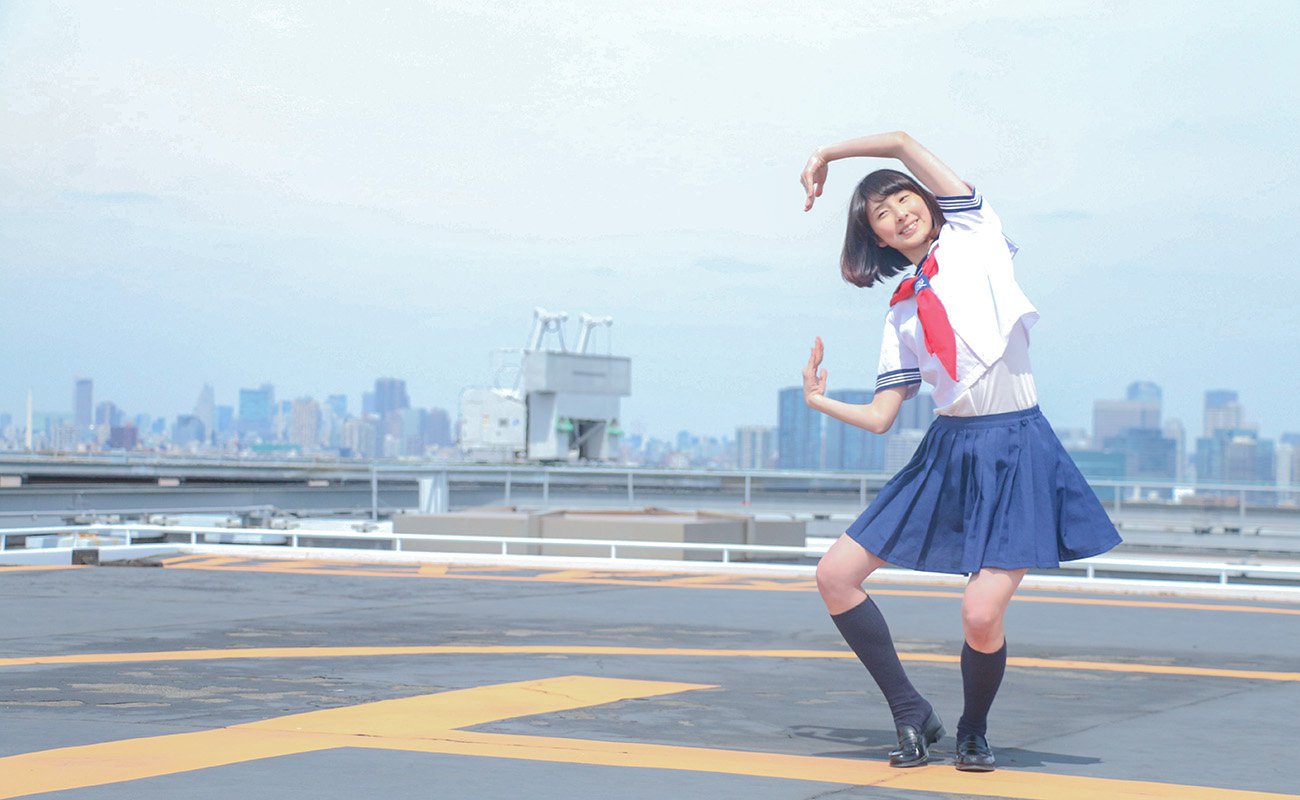 Manako from Q’ulle Shows Her Shape Dance Moves on “Tokucha’s” New Promotion Video!