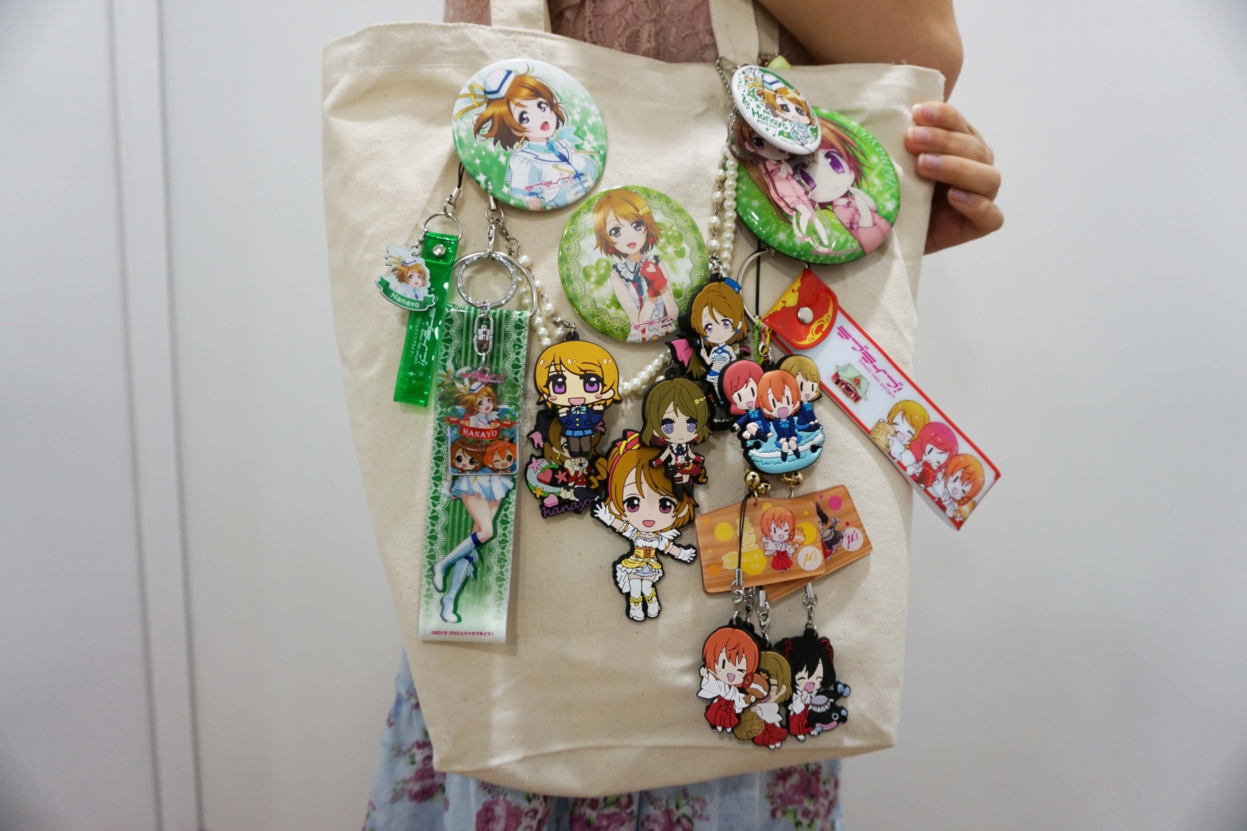 How Do Anime Otaku Carry Their Love? Special Feature of Ita-bag!
