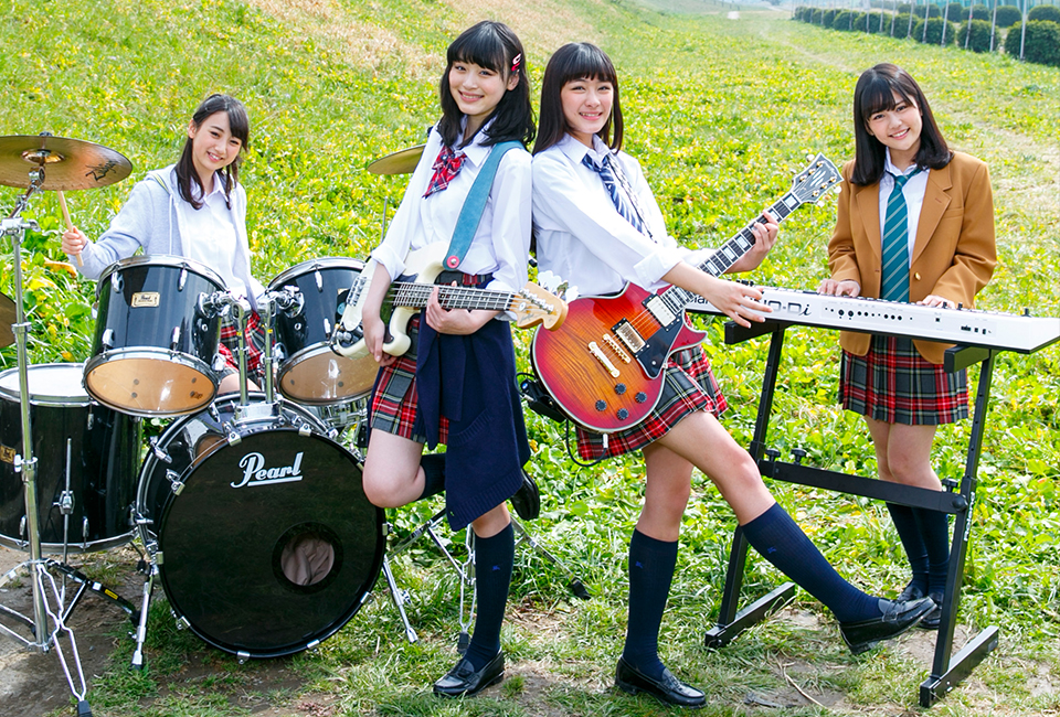 Schoolgirl Band Le Lien to Make Major Label Debut in September!