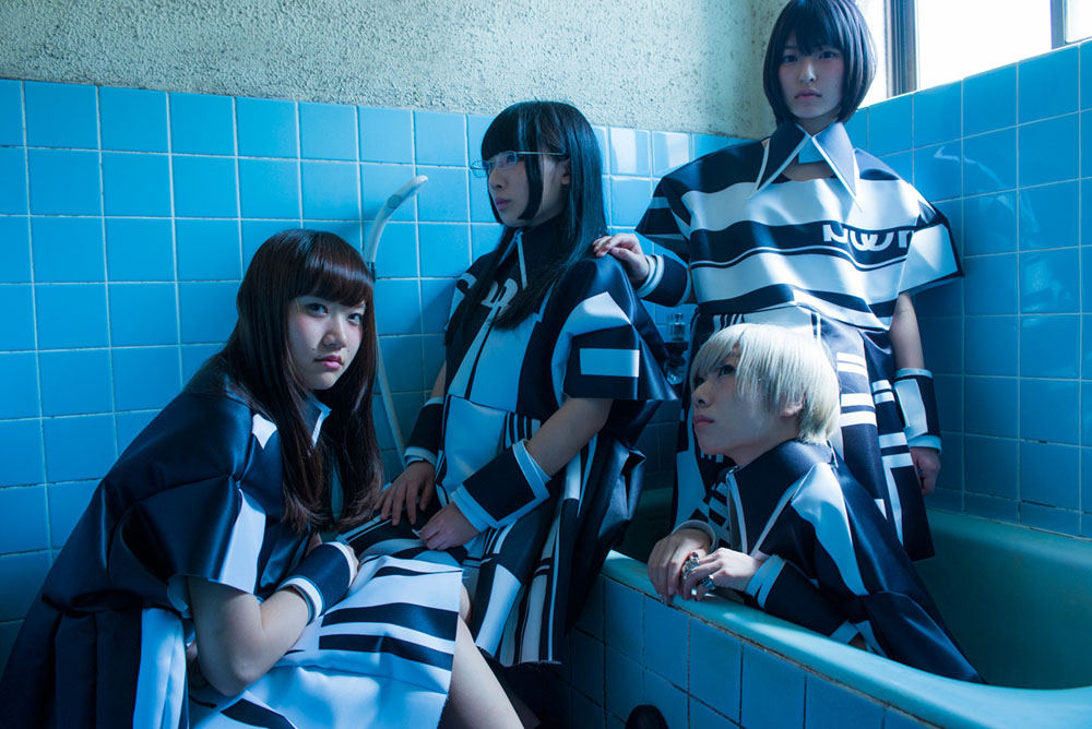 The 1st Chapter of Maison book girl Begins With the MVs for “bath room” and “snow irony”!