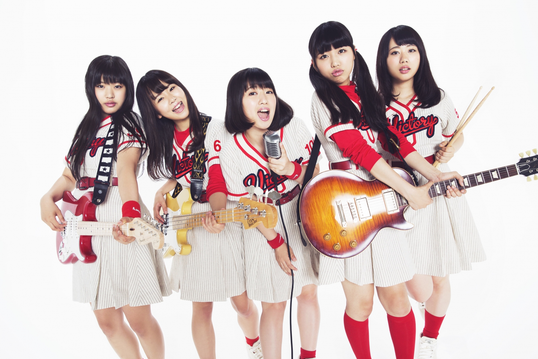 Ganbare! Victory Clear the Benches in the MV for “Rarirarira”!