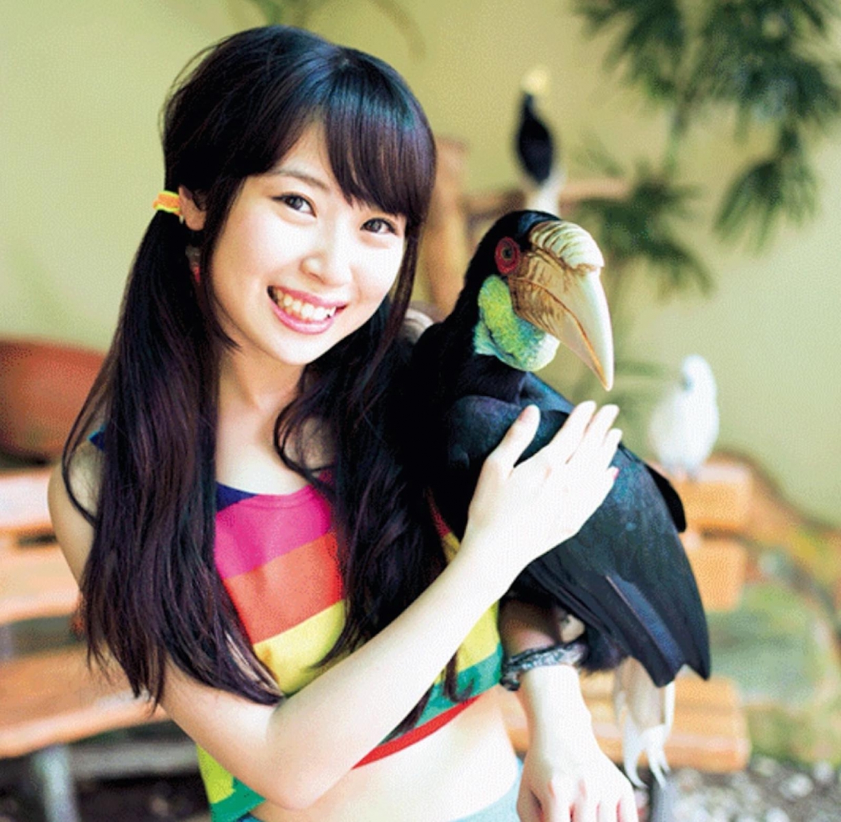 So Birds! Akane Takayanagi Spreads her Wings in 1st Photobook “Churi”!