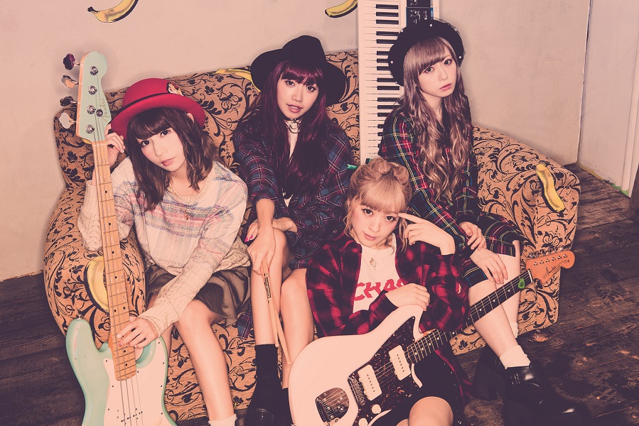 Silent Siren Provide a Gentle Morning Call in the MV for “alarm”!