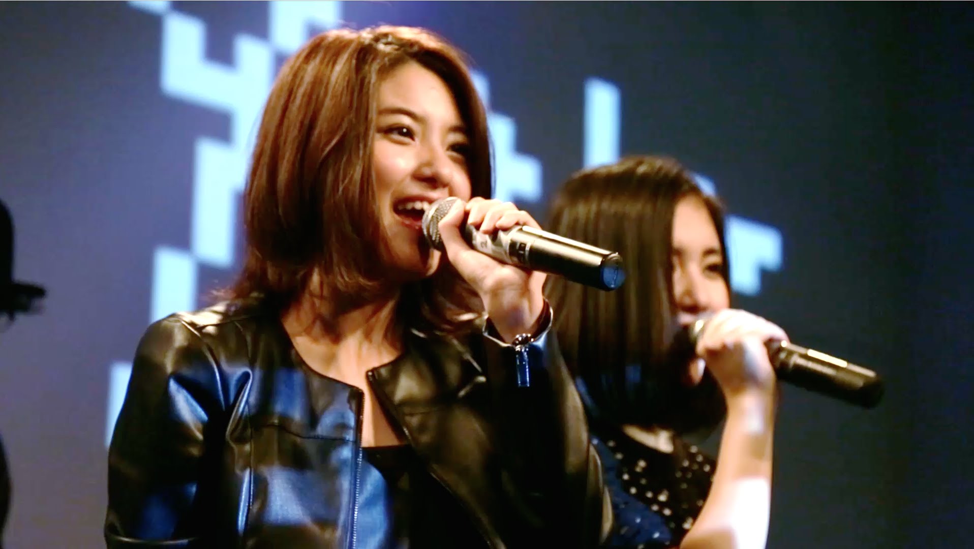 Spica no Yoru Rock 2.5D Studio at Shibuya PARCO in the Live MV for “YEAH!!!”