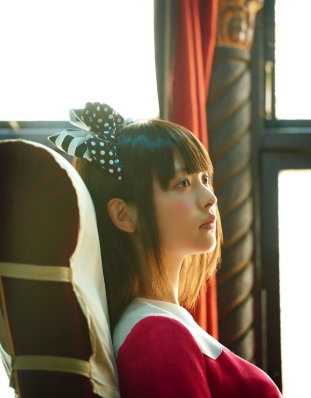 Sumire Uesaka Reveals the MV for “Tetori Ashitori” from the New Album “Counterattack of 20th Century”!!