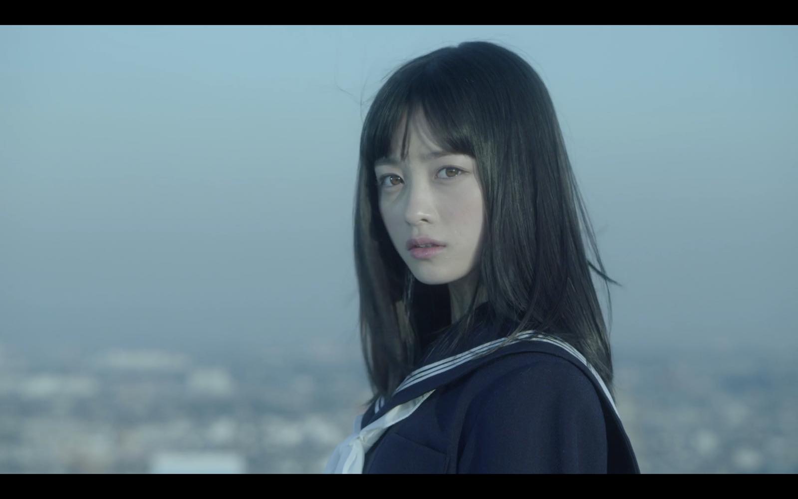 Kanna Hashimoto Sings of Heartbreak in the MV for her Solo Debut Single “Sailorfuku to Kikanju”!