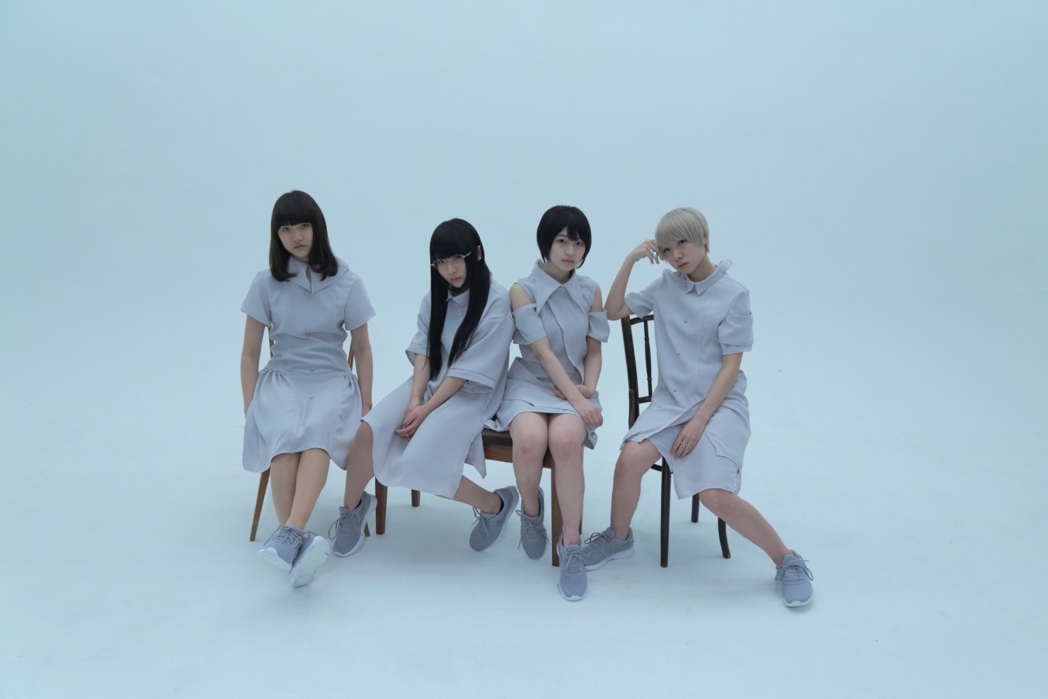Discover the Bold New Monochromatic World of Maison book girl in the MV for “lost AGE”!