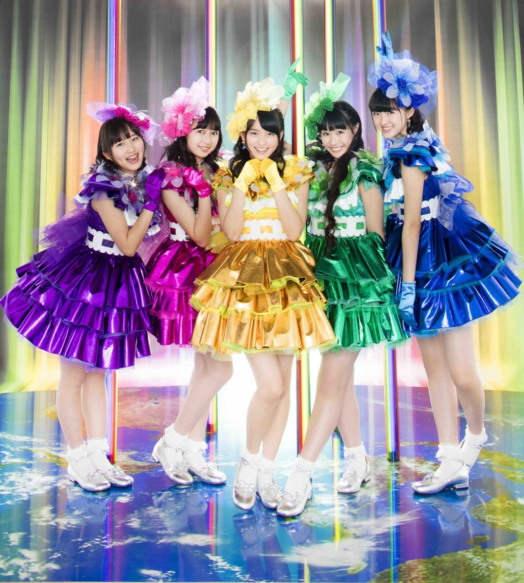 Takoyaki Rainbow Push All the Buttons in the MV for “Nanairo Dance”!