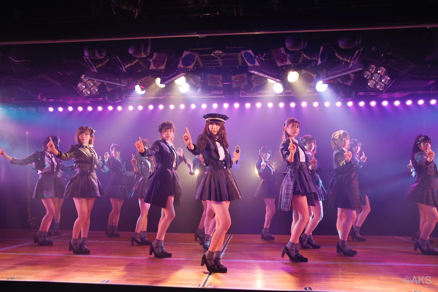 AKB48 Debut Haruna Kojima-Produced Special Stage “Koukando Bakuage” at AKB48 Theater!
