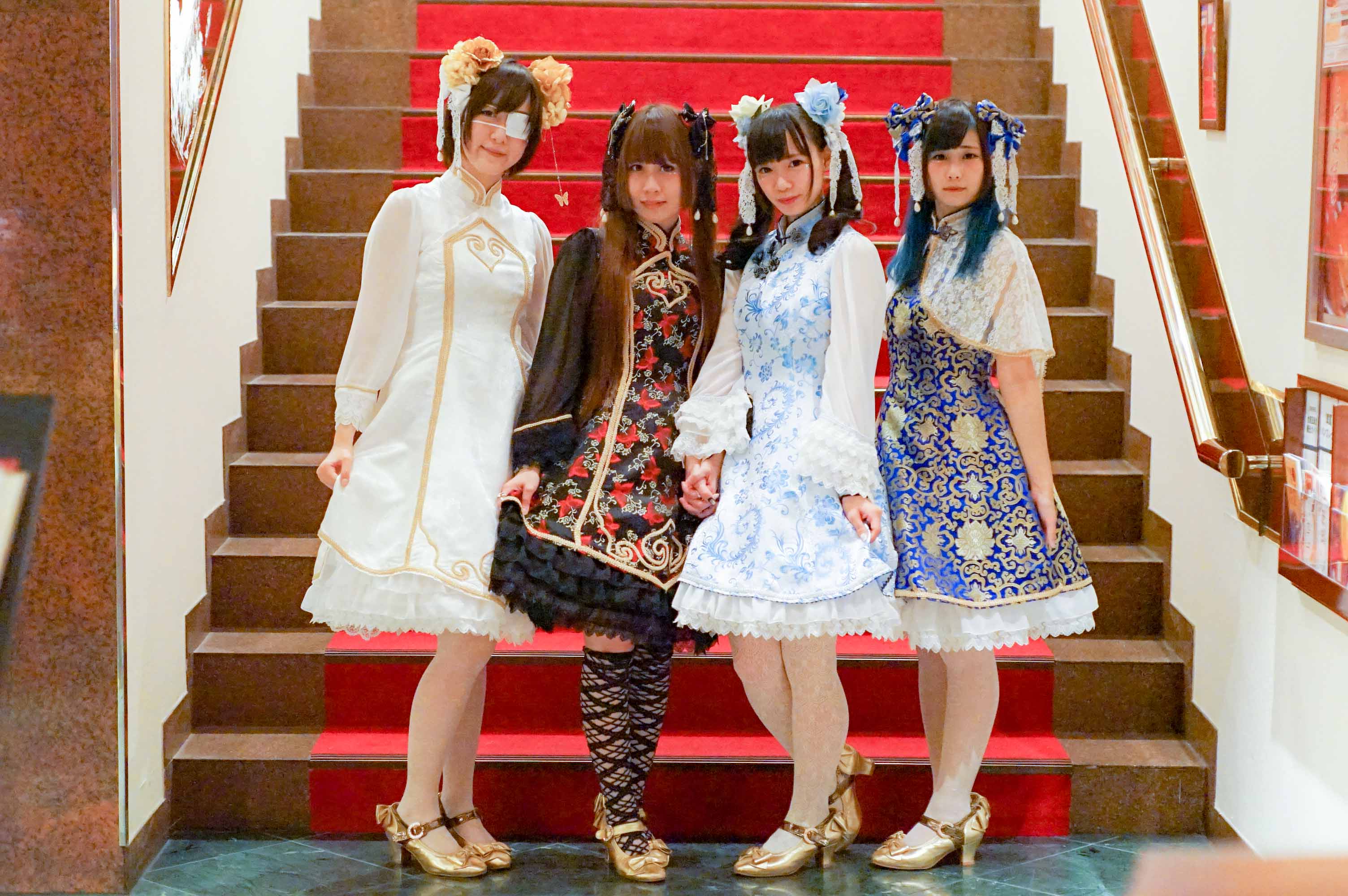 From left to right : Terachin, Risa, Rin, Amu 