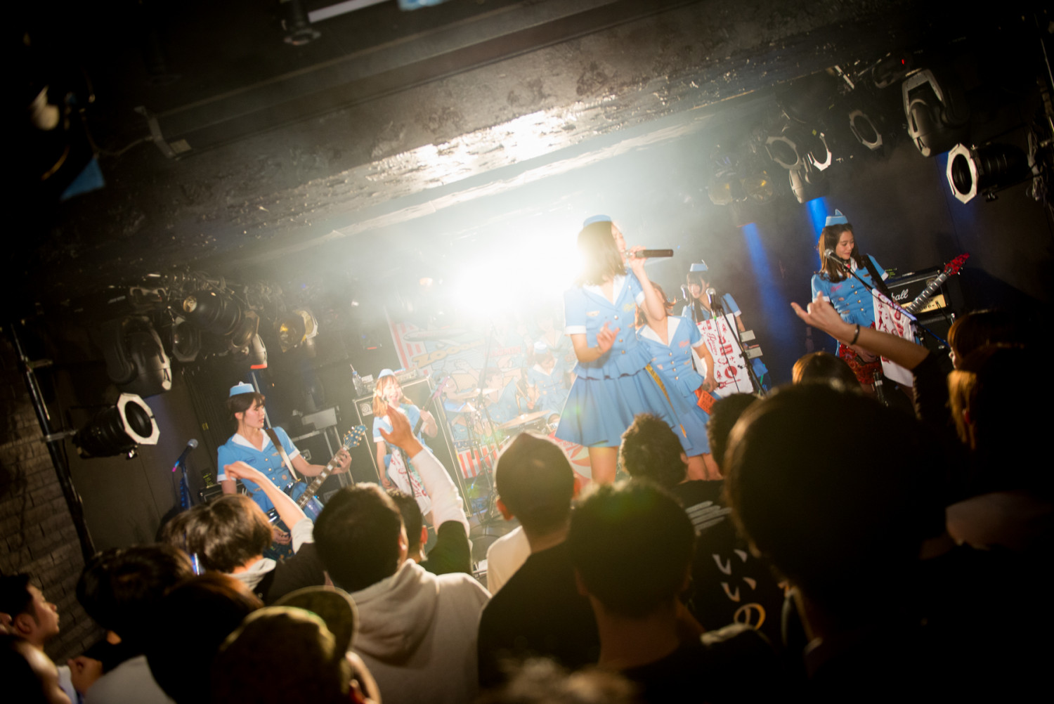 PASSPO☆ Kicked Off Their Nationwide Tour in Band Style