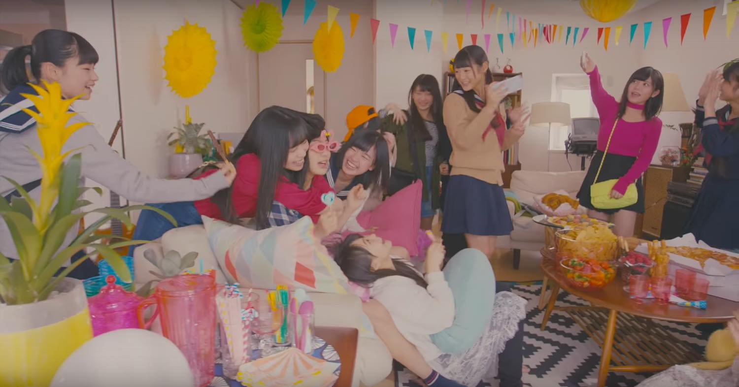 It’s Party Time With Diamond Girls (HKT48) in the MV for “Kiss ga Toosugiruyo”!