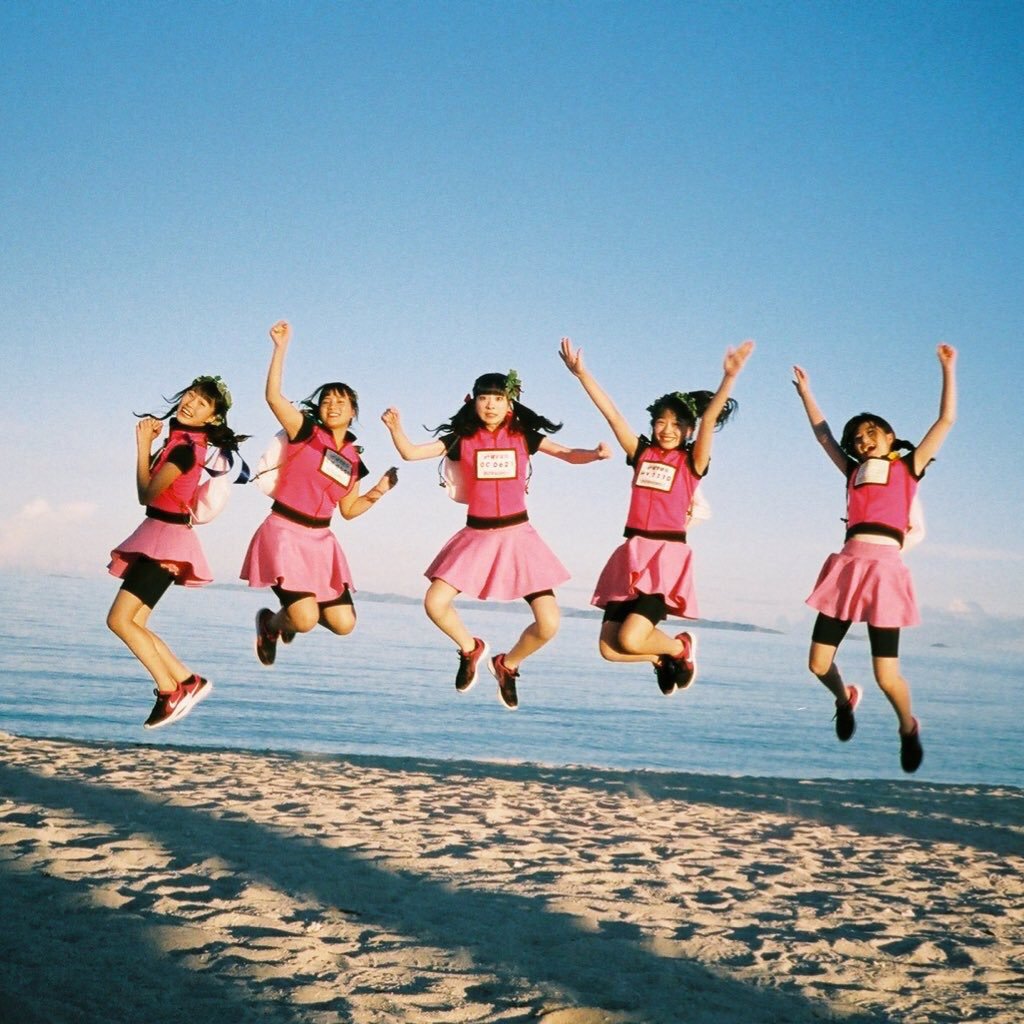 Petit PASSPO☆ Chase an Endless Summer in the MV for “Meramera Jumpin'”!