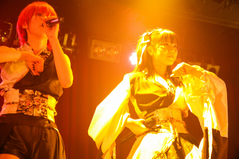 Left: Emily Arima, Right: Fuka Karasawa